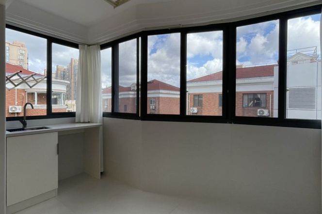 weining rd 2BR/big living room@L2