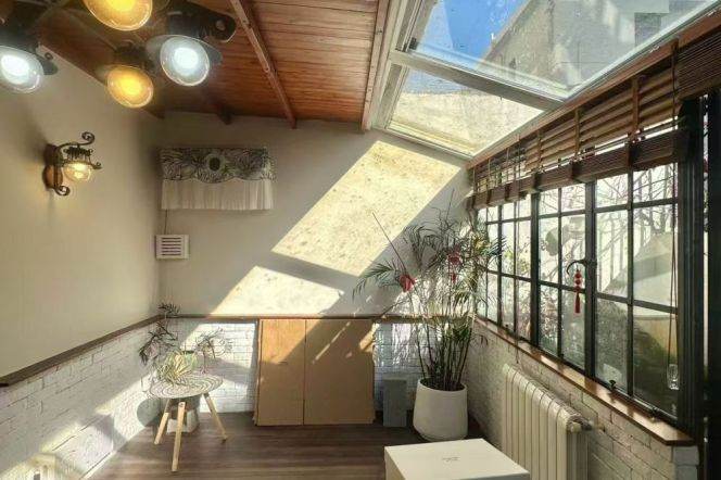 Priavte yard 2BR APT nr Shanghai library 15k