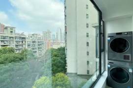  Good decoration 3br with Floor heating/Balcony/Big kichen @Jing`an Changping Rd