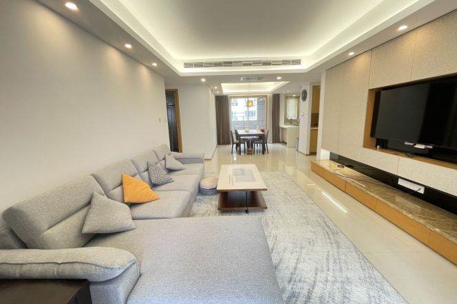 modern good quality 3brs floor heating balcony near west nan jing road line 2,12,13 TaikooHui