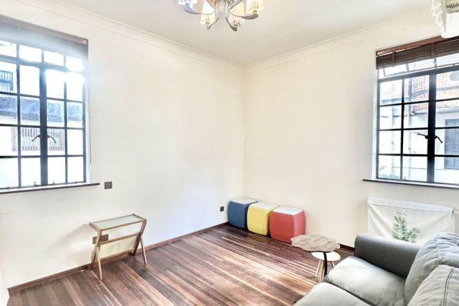 Good lighting 2brs with garden near Shanghai Library