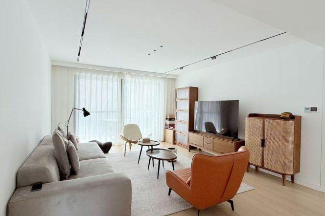 Balcony 130sqm 3Beds 2Bts Good Price@Jing’an