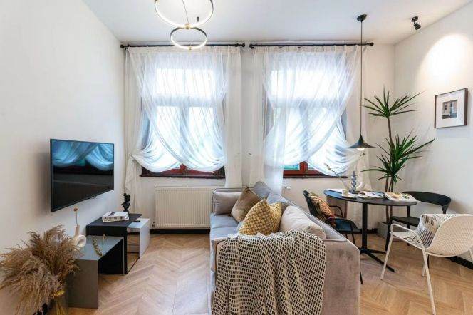 One cute Apt in old downtown