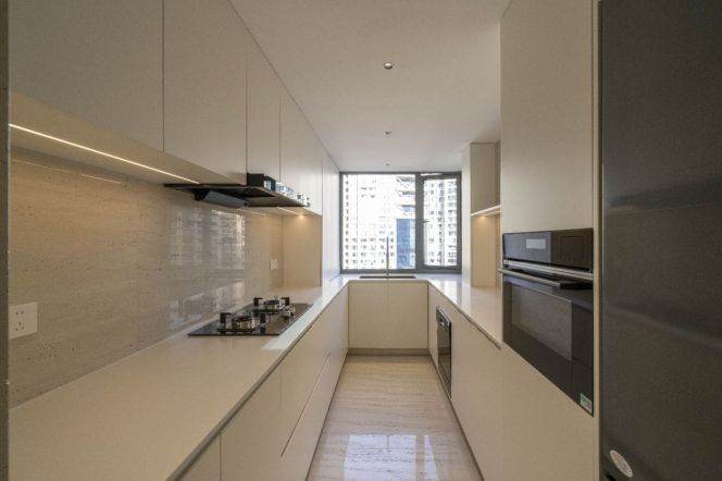 brand new super modern big 3brs floor heating near Zhong shan park 