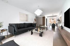 Spacious 3brs&2baths with high rise near Changshou Road