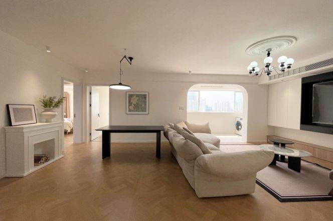 Renovated 3BR 2BA 160㎡ High-Rise in Lujiazui