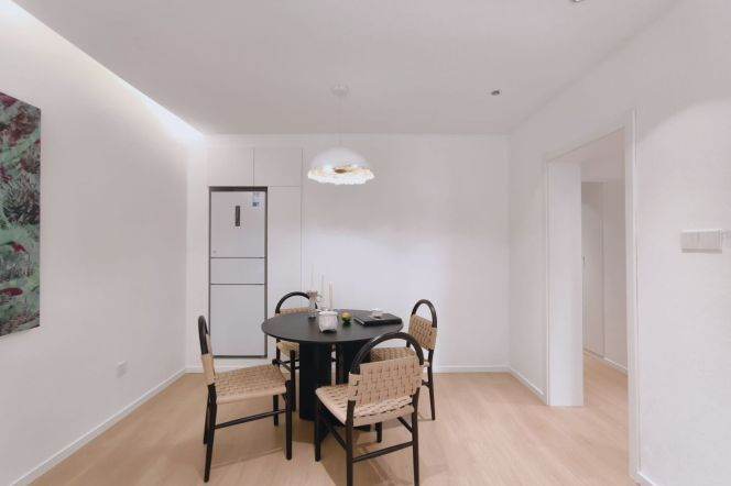 Fresh modern 1br Nr zhenping road M3/4/7