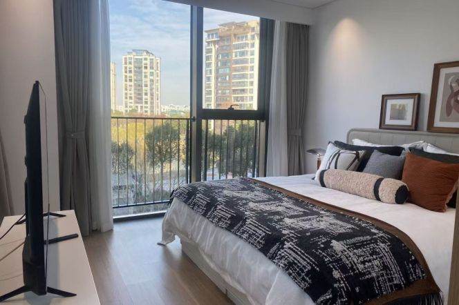 2BR 2Baths loft with terrace near line 10, Fu'dan, Tong'ji and SUFE can long and short term lease