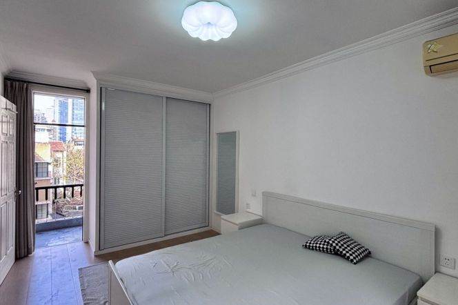 1Bdr 1Bath Apt/Modern /L1/7 Changshu Rd/L10 shanghai library/open balcony/stairs