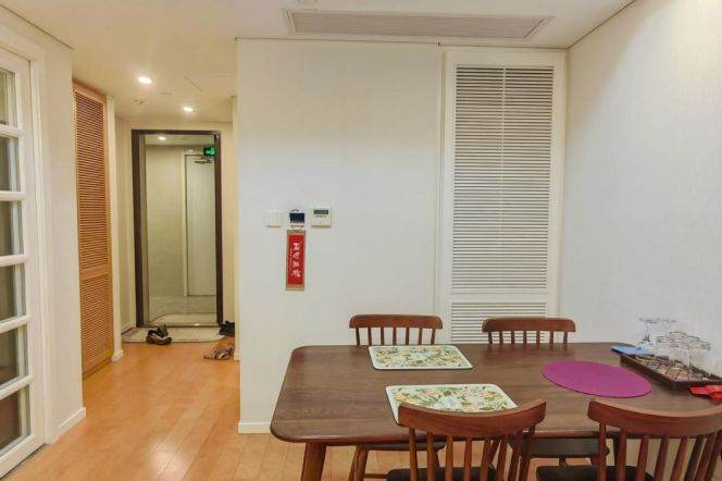 Stylish & Bright 1 br on high floor near NYU shanghai .4 mins to L6/8/11