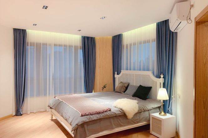 beautiful 3 brs floor heating open balcony near Jing an temple line 2,7,14 only 23.5K
