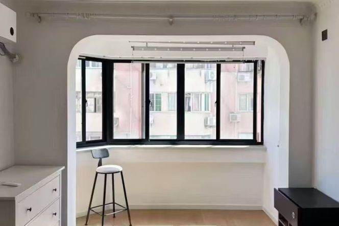 Elevator 1Bed Zero Distance to Metro@Hengshan Rd