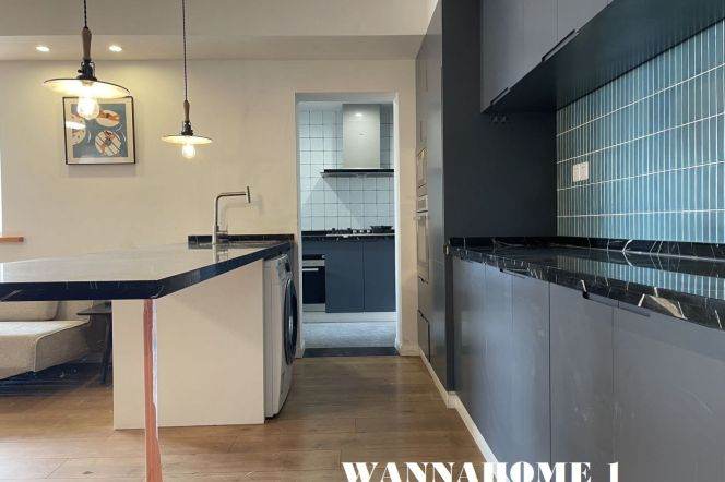 Nice Open Balcony+Spacious&Bright 3Bdrs 2Baths Apt+Good View+Security+Jing An Temple