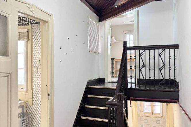 terrace,2Br, 1bt, lanehouse,top floor,duplex, yuyuan Rd.&jiangsu station