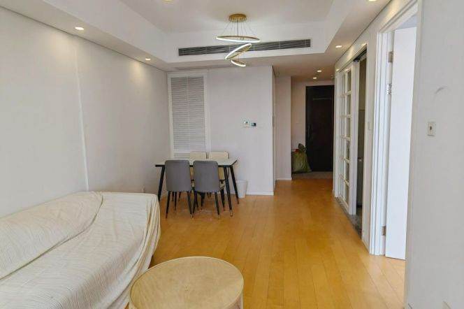 Bright 1 br on High floor next NYU shanghai,Pet friendly. 4 mins to L 6/8/11