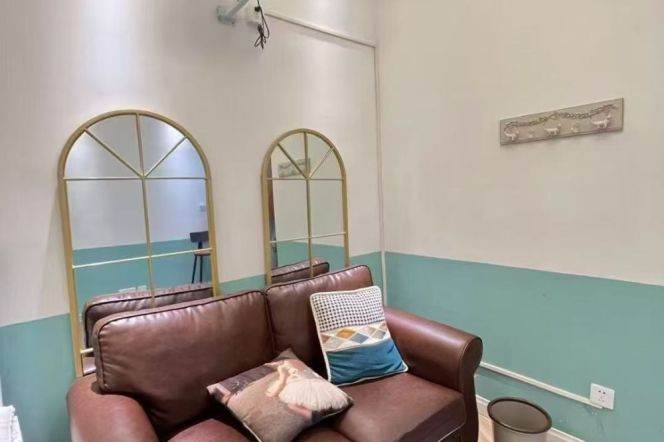 Elevator 1br@east  Nanjing rd sta 5.6k