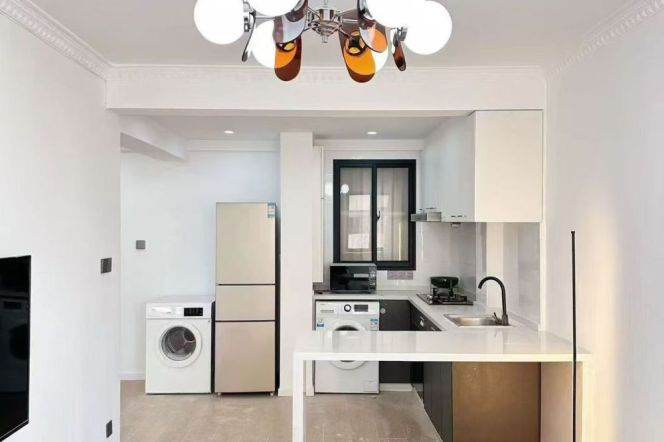 Elevator 1Bed Zero Distance to Metro@Hengshan Rd