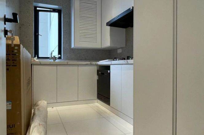 Nice Open Balcony+Spacious&Bright 2Bdrs 1Bath Apt+Good View+Security+Jing An Temple