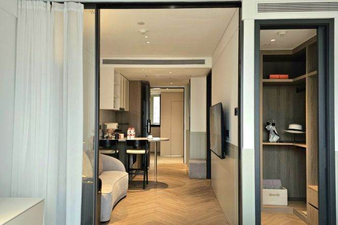 1br Service Apt With Cloakroom in Jing'an District Near Baoshan Rd Station(Line3/4)