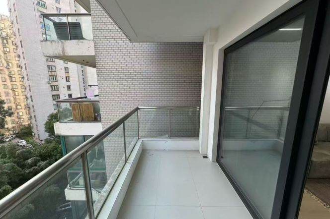 Sunny 3bedrooms Apt +Wall Heating+dishwasher+oven@Changping Rd