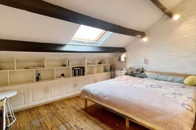 Amazing deal loft apt on XiangYang/Changle w private balcony 6.8k