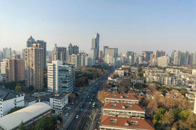Unique 1 br with nice view  2 mins walking to L10/11 JiaoTong University st.