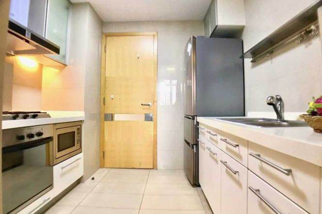 Modern 3BR 2BA Apt in The Waterfront/Zhenping Rd Station, only 17k