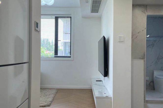 4F Walk Up+Spacious&Bright 1Bdr 1Bath Apt+Wu Kang Rd+L10 Shanghai Library+Large Closet