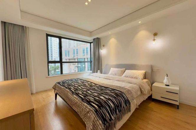 2BR 2BTH w/ Barclony nr Shanghai Natural History Museum M13
