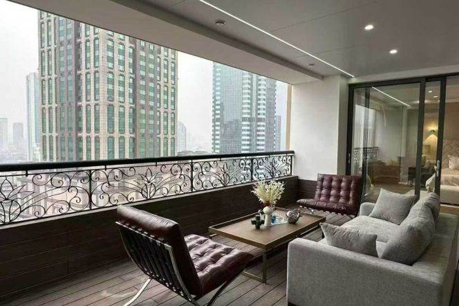 4+1BR 4BTH w/ Balcony nr NanJing West RD M2/12/13