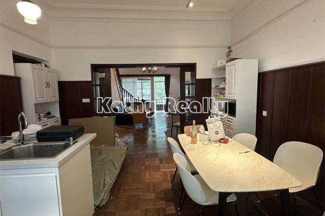 Historic 120sqm duplex 1BR APT Balcony Changle Rd 17k