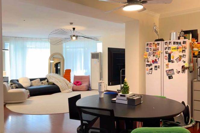 200 sq.m@huge 3+1brs&2baths near Jing'an Temple/West Nanjing Road