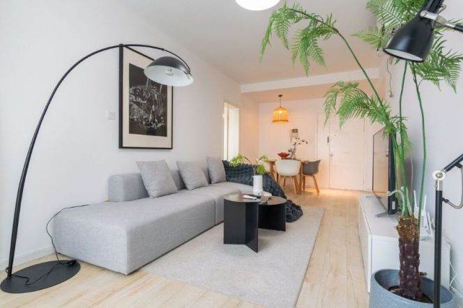 Morden 1bedroom with balcony in Xujiahui