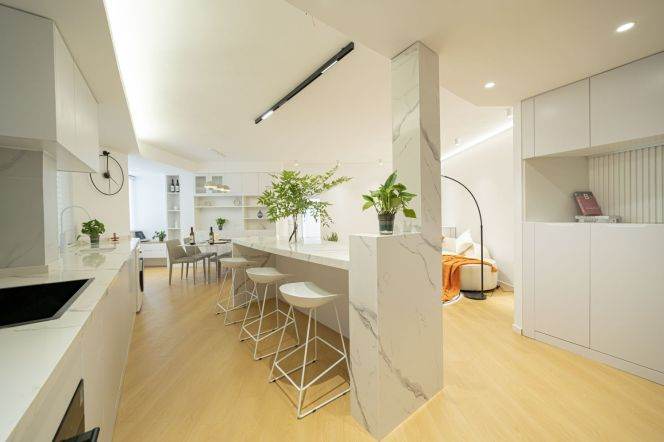 17.8k Bright 3Br 2Bathr with floor heating Nr Xujiahui line1/9/11
