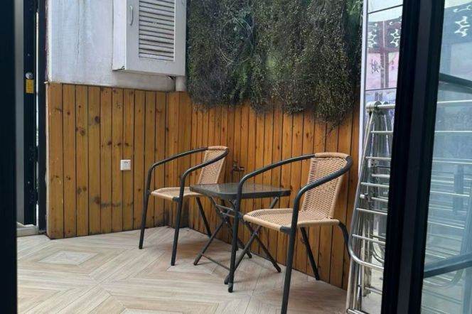 Nice yard 1Br/1Lr/1Bt apt nr South shanxi rd,M1/10/12