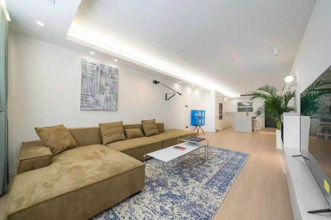  Spacious 1br high-rise with Balcony nr Xintiandi CBD   L9