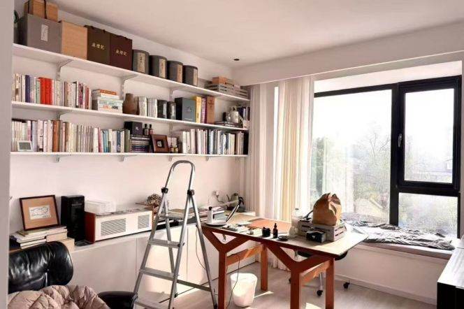 Morden 3brs with balcony and floor heating in central Xuhui