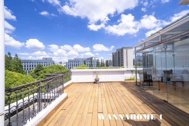 Large Terrace+Spacious&Bright 5Bdrs 3Baths Apt+200Sqm+6F Walk Up+L10 Shang Hai Zoo Metro