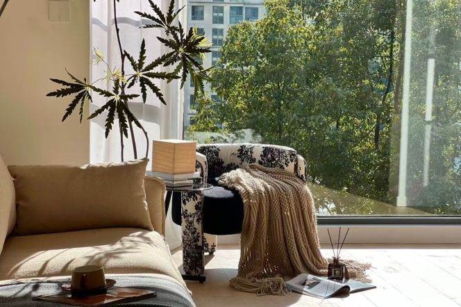 2 Brs, 2 Baths with Brand-new Dec, 140 sqm @ Zhongshan Park L2