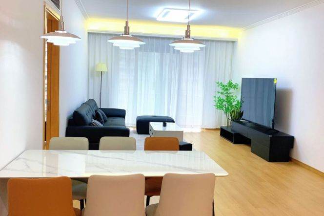 18.5k Comfort 3Br 2Bathr with River view  and Gym Nr Zhenping Rd.line3/4/7