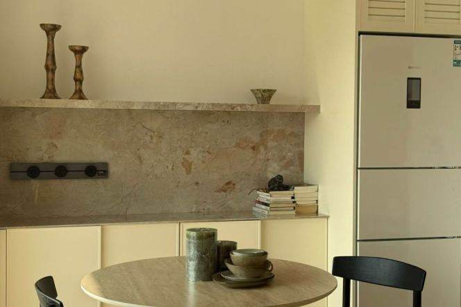 2 Brs, 2 Baths, 130 sqm, Newly Renovated @ Wuning rd station L13