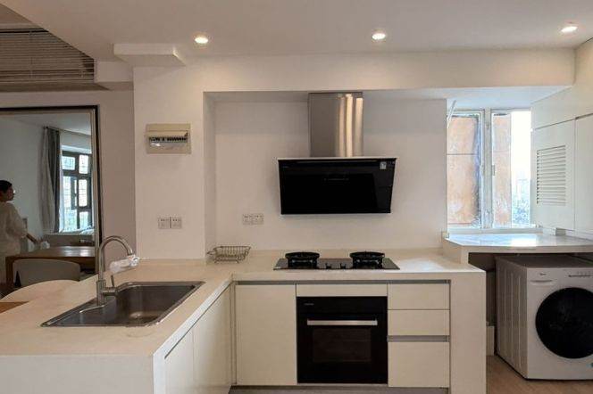 Morden 2brs with floor heating and balcony in beside famous IAPM shopping