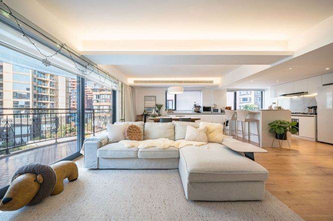 modern big 3brs big open balcony beside Dulwich in Green city area line 9 and 14