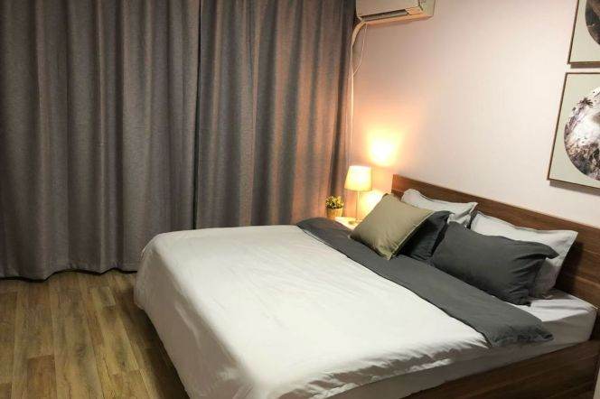 3 Brs, 2 Baths, 170 sqm with Floor Heating @ Longxi rd Station L10