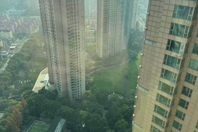 Brand new decoration 2brs with floor heating and river view in Lujiauzi