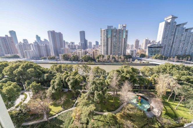 One Big Br with Open Balcony, Nice View, 140 sqm with Floor Heating @ Hanzhong Rd L13