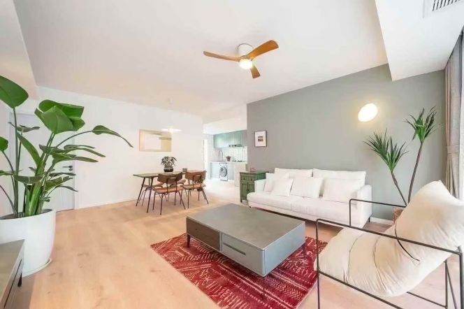 3 Brs, 1 Bath with Open Balcony, 130 sqm @ Zhongtan rd Station L3&4