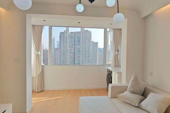 2 Brs, Brand-new Dec, 120 sqm, Floor Heating/ Oven @ Changping metro L7