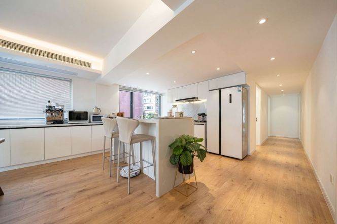 modern big 3brs big open balcony beside Dulwich in Green city area line 9 and 14