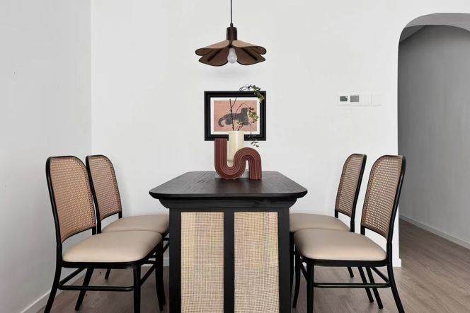 2 Brs, 1 Living room, 120 sqm with Floor Heating @ Xujiahui station L9